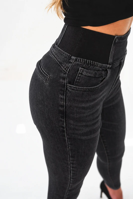 czarne jeansy elastyczne rurki skinny z gumą w pasie sepati (4).jpg
